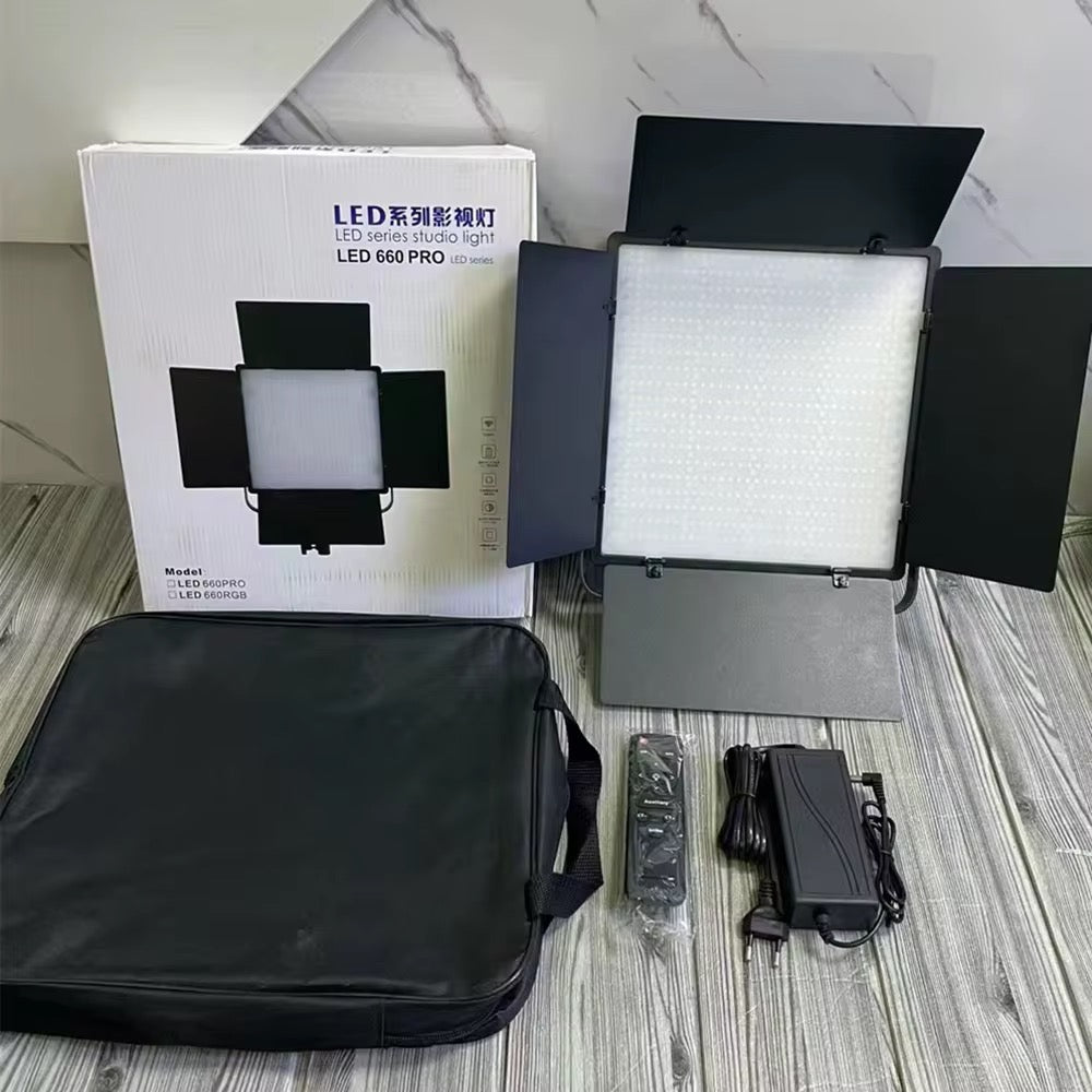 Projecteur LED 660 Pro – Maîtrise la lumière, maîtrise ton image